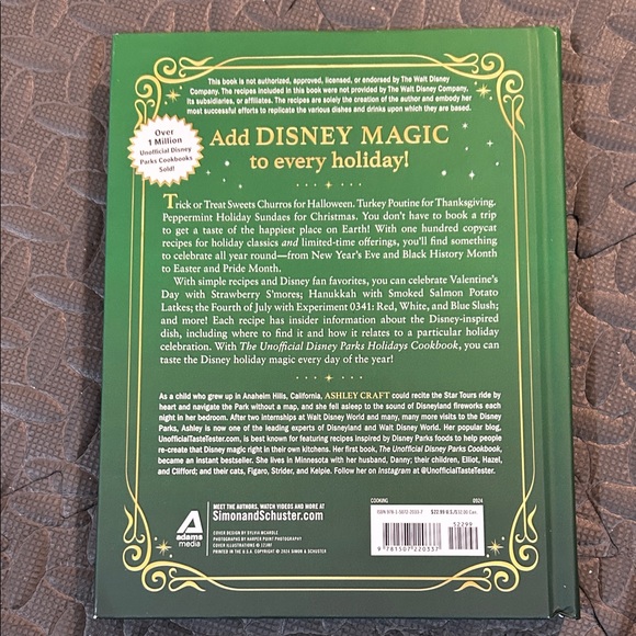 The Unofficial Disney Parks Holidays Cookbook - Vibrant Green Edition - Picture 3 of 4